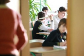 В Украине началась реформа образования: учителям- сокращение, детям -12-летка