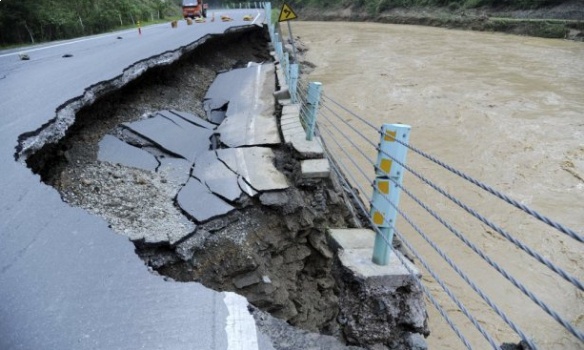 В результате масштабного наводнения в китайской провинции Гуйчжоу без жилья остались 50 тыс. человек