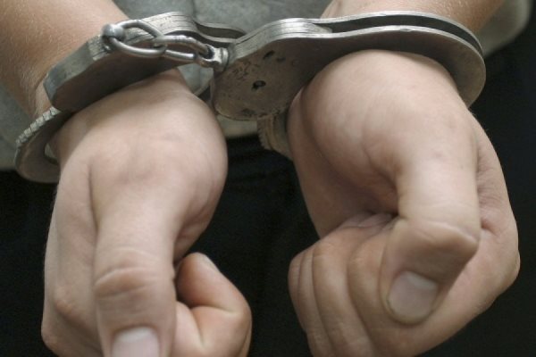 В Краматорске МВД задержало двух мужчин в камуфляже, ограбивших магазин