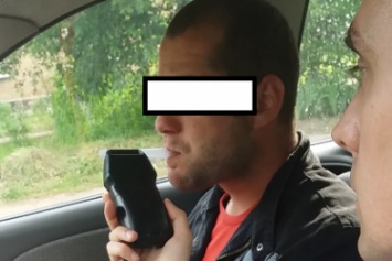 В Кировоградской области полицейские поймали пьяного водителя мопеда. ФОТО