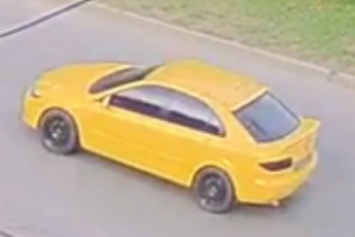 Полиция ищет водителя желтой иномарки (фото)