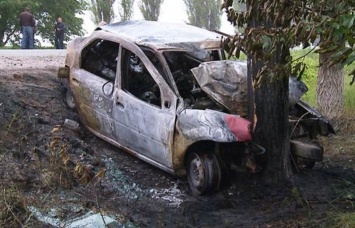 В ДТП загорелось авто - 4 погибших (фото, видео)