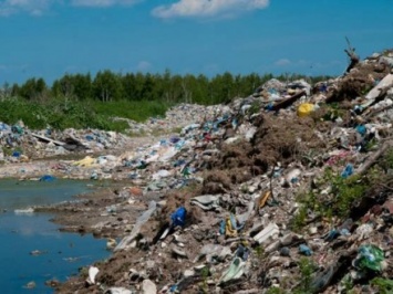Активисты выступили против принятия мусора Житомиром из Львова