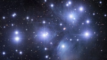 Астрономы из Новосибирска сфотографировали звезды в миллиарды раз ярче Солнца
