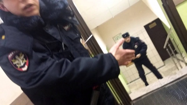 В Пермском крае жители привели педофила в женском платье в полицию