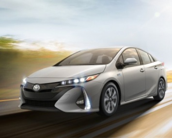 Toyota рассекретила планы на гибрида Prius