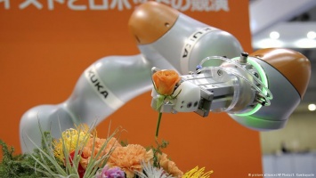 Китайский концерн Midea выступил с офертой на покупку акций роботостроителя Kuka