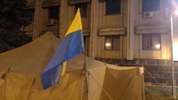 Залет: беженцы с востока Украины не знают, как выглядит украинский флаг (фотофакт)