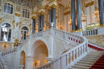 Россия: Эрмитаж вошел в топ-20 самых посещаемых музеев мира