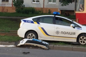 В Харькове авто патрульной полиции попало в ДТП (ФОТО)