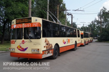 На дороги Кривого Рога сегодня вышли три капитально отремонтированные троллейбуса (фото)