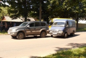 Авария в Кировограде: микроавтобус въехал во внедорожник. ФОТО