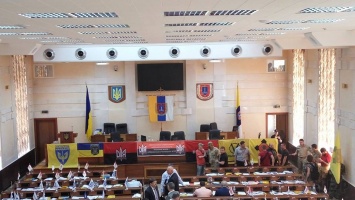 Майдановцы вынудили облсовет признать добровольцев участниками АТО