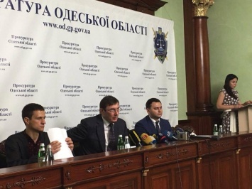 Луценко: Онищенко предлагаю вернуться в Украину, иначе его прибытие будет очень неэстетичным