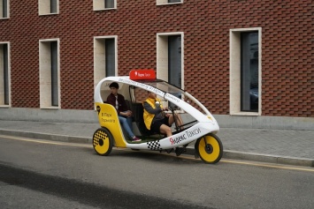 «Яндекс.Такси» запустил бесплатное велотакси от парка Горького до метро на лето