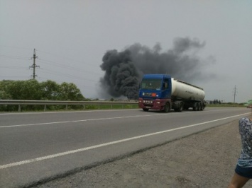 Загорелись склады на трассе "Киев-Чоп" во Львовской области