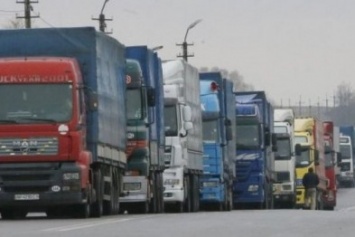 В Николаеве грузовикам запретили заезжать в порт
