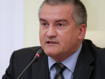 Глава Крыма назвал продление санкций «слабоумием»