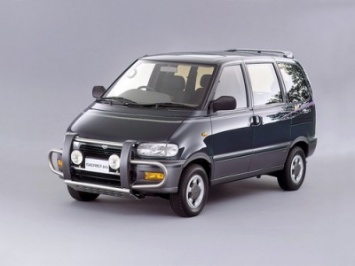 В августе этого года Nissan представит новое поколение минивэнов Serena