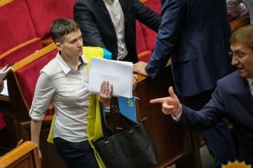 Савченко призналась, что не дружит с интернетом и не может выговорить слово "пенитенциарная"