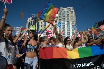 В Стамбуле власти запретили гей-парад из соображений безопасности и общественного порядка