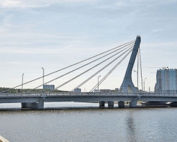 На мосту Кадырова в Питере баннером призвали убивать россиян (ФОТО)