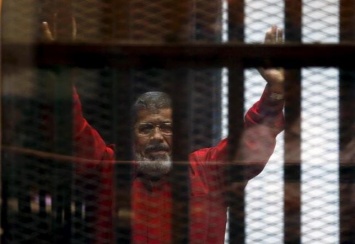 Верховный суд Египта приговорил к пожизненному заключению экс-президента Мурси