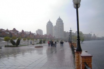 Погода в Киеве 19 июня: сильный ветер, гроза и град