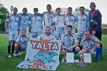 В Ялте торжественно наградили лучших футболистов города