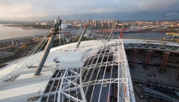 В России ветер снес крышу строящегося к ЧМ-2018 стадиона