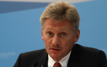 Песков прокомментировал обвинения в координации Кремлем действий фанатов на Евро