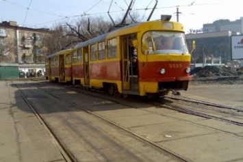 В Днепровском районе из-за ДТП остановились трамваи