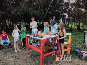 Юные активисты в Запорожье организовали ярмарку