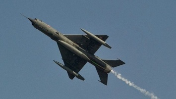 Истребитель ВВС Сирии разбился сразу после взлета в провинции Хама