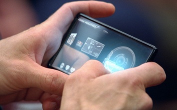 Apple запатентовала «iPhone будущего» с полностью прозрачным экраном