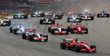 Победителем этапа Гран-при «Формулы-1» в Баку стал немец Росберг