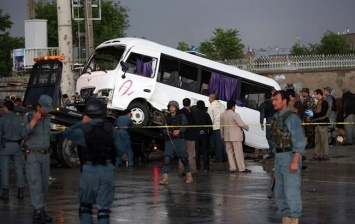 В Кабуле взорвали микроавтобус: погибли 14 госслужащих