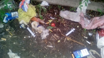 В парке Климова никто не убирает шприцы, использованные наркоманами