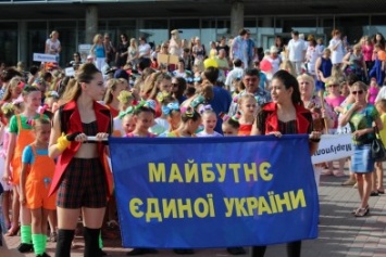 В Бердянске прошло карнавальное шествие (Фото)