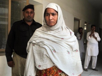 Убийства чести в Пакистане: мать убила беременную дочь (фото)