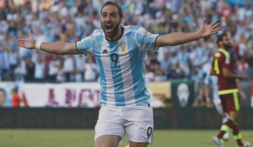 В раздевалке команда Аргентины не скрывает эмоций