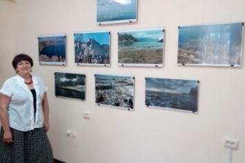 В художественном отделе кореизской библиотеки открылась выставка фоторабот Татьяны Шеханиной «Мой взгляд через объектив»