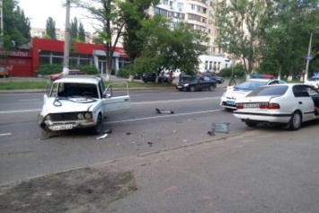 В Одессе пьяные на "Жигулях" таранили все, что видели (ФОТО)