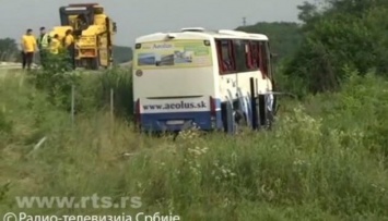 В Сербии автобус слетел с трассы, погибли пятеро туристов