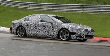 Audi начала тестировать флагманский седан A8 нового поколения на Нюрбургринге