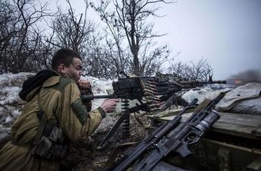 Боевики вечером возобновили обстрел позиций сил АТО в Марьинке, - СЦКК