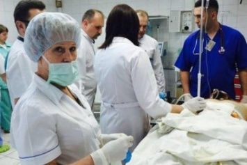 В Днепропетровской областной больнице медики спасли бойца, которому миной оторвало ноги