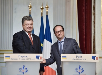Олланд связал возможное смягчение санкций против РФ с полным выполнением Минских соглашений