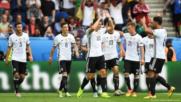 Сборная Германии вышла в 1/8 финала Евро-2016