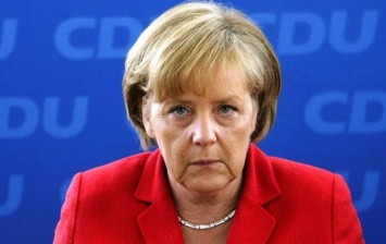 Меркель предложила увеличить траты на оборону из-за внешних угроз